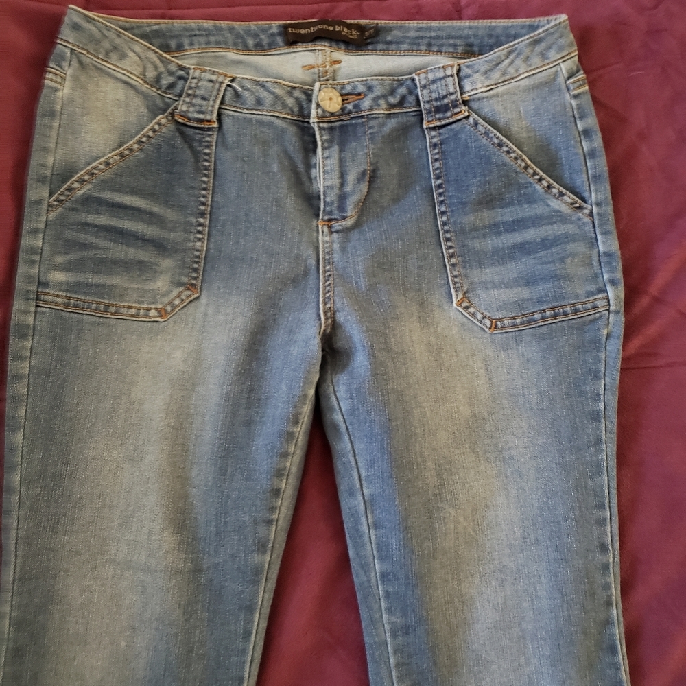 Jeans - Picture 2 of 6